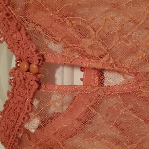 Ultra Pink lace sleeveless womens size medium top. - Picture 4 of 6